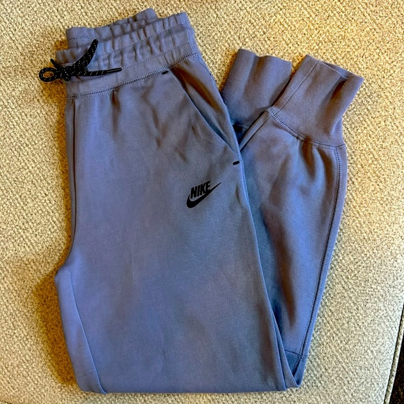 Women's XS Nike Sportswear Tech Fleece Athletic Pants joggers/Sweatpants - Picture 2 of 5